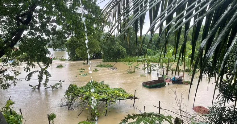 ফেনীতে বন্যার পানির সঙ্গে বাড়ছে নিম্নাঞ্চলের মানুষের ভোগান্তি